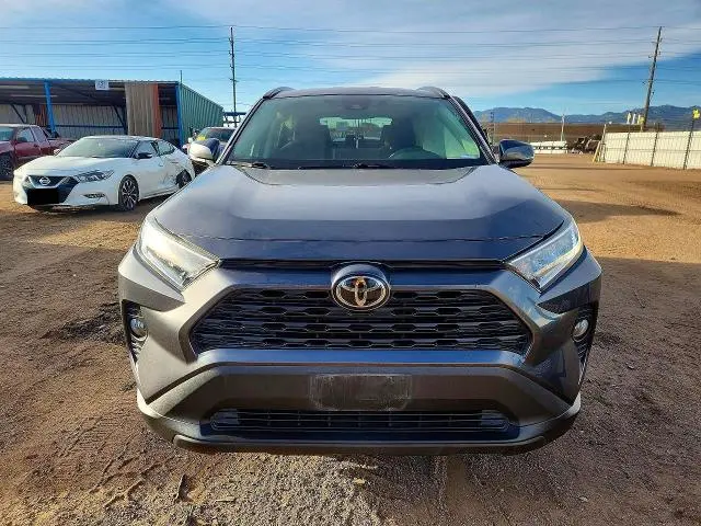 2020 TOYOTA RAV4 XLE  