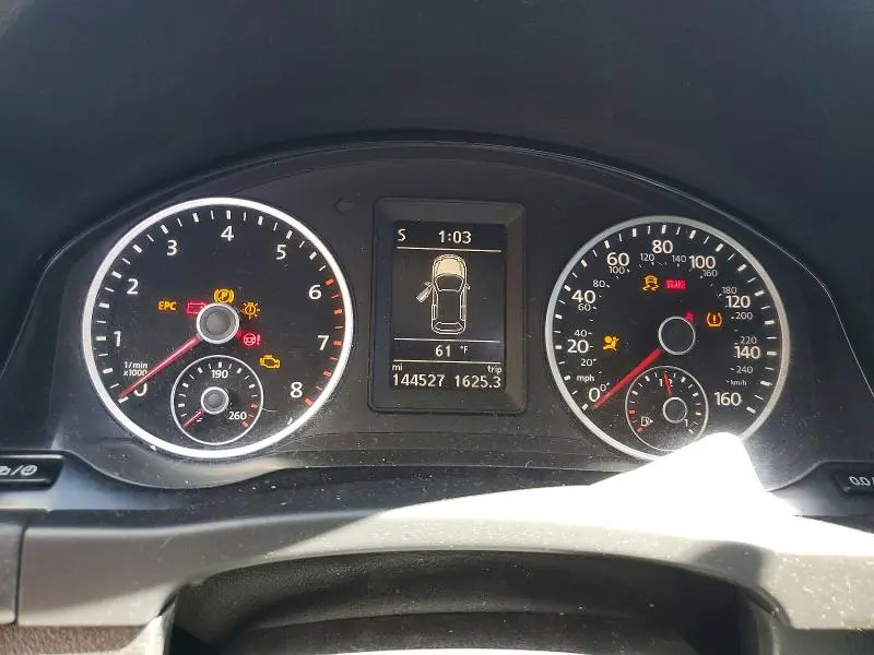 2015 VOLKSWAGEN TIGUAN S  