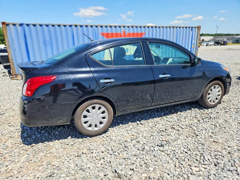 2019 NISSAN VERSA SV  