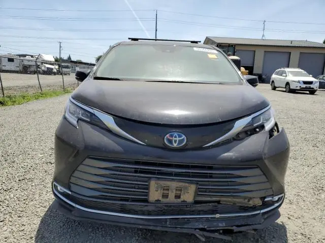 2021 TOYOTA SIENNA LIMITED  