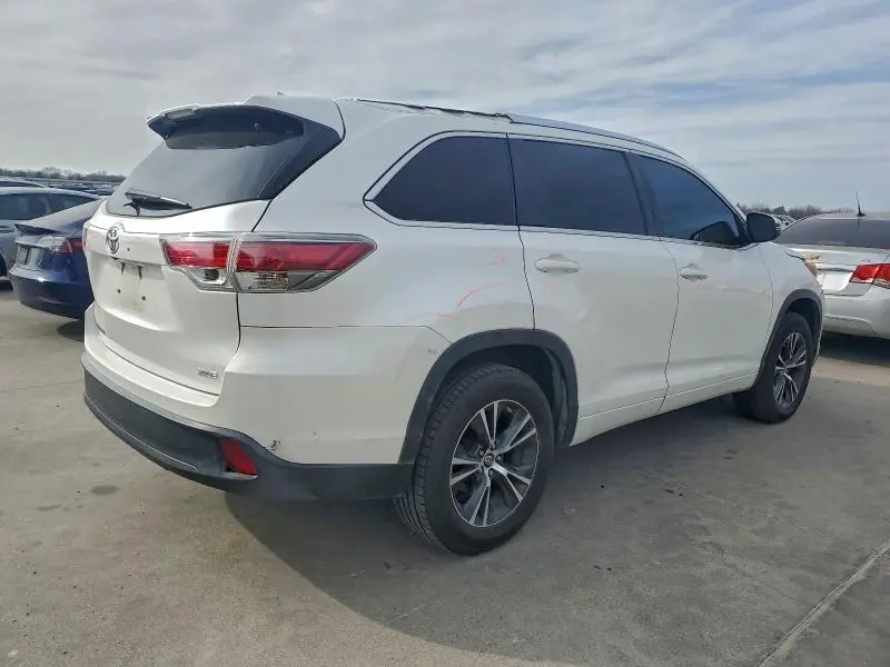 2016 TOYOTA HIGHLANDER XLE  