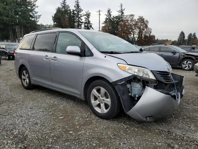 2013 TOYOTA SIENNA LE  