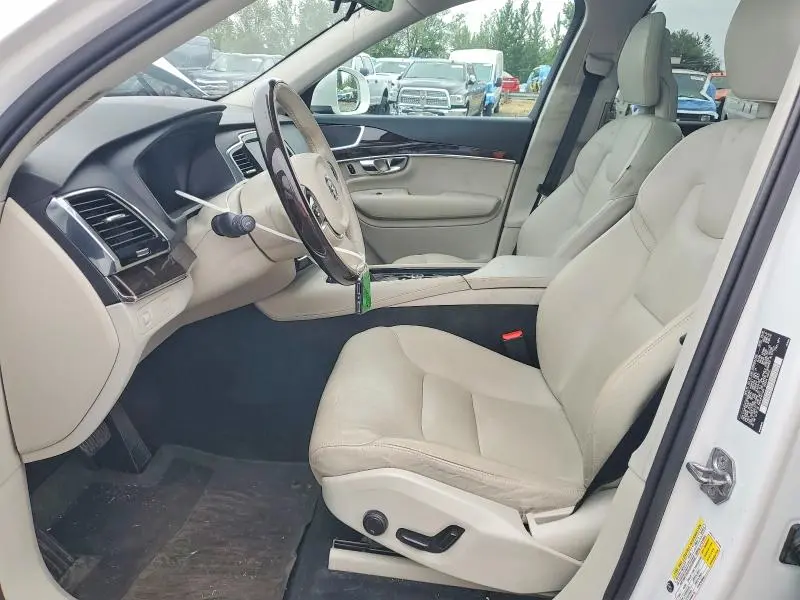 2016 VOLVO XC90 T6  