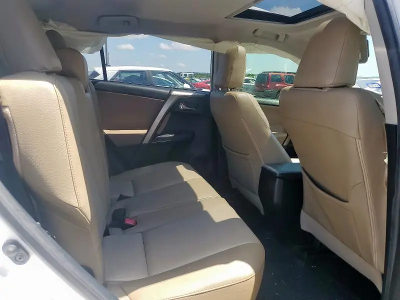 2015 TOYOTA RAV4 XLE
