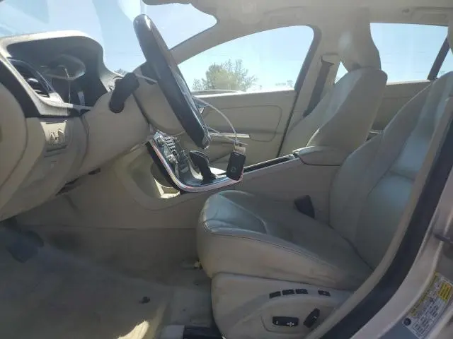 2015 VOLVO V60 PLATINUM  