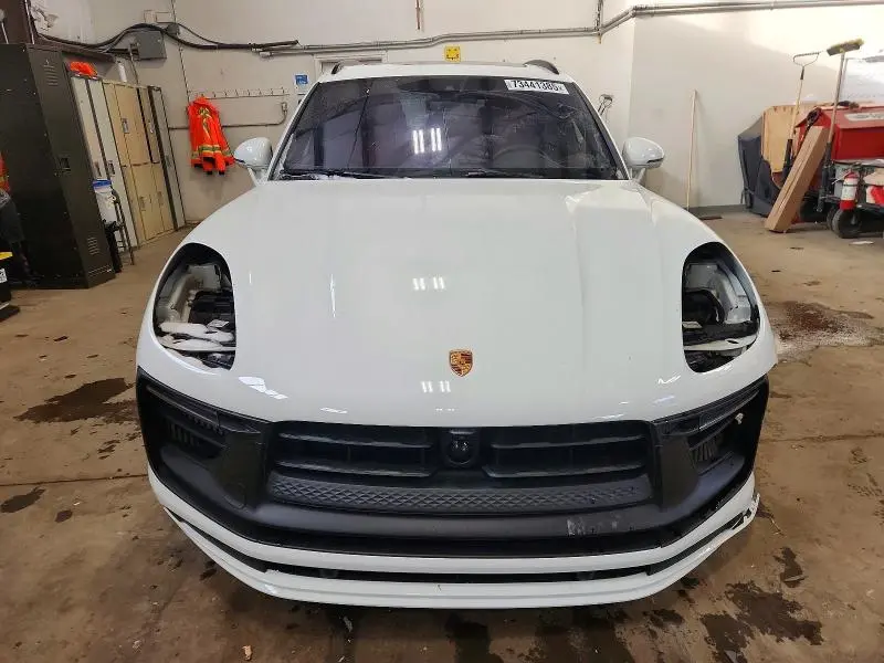 2024 PORSCHE MACAN GTS  