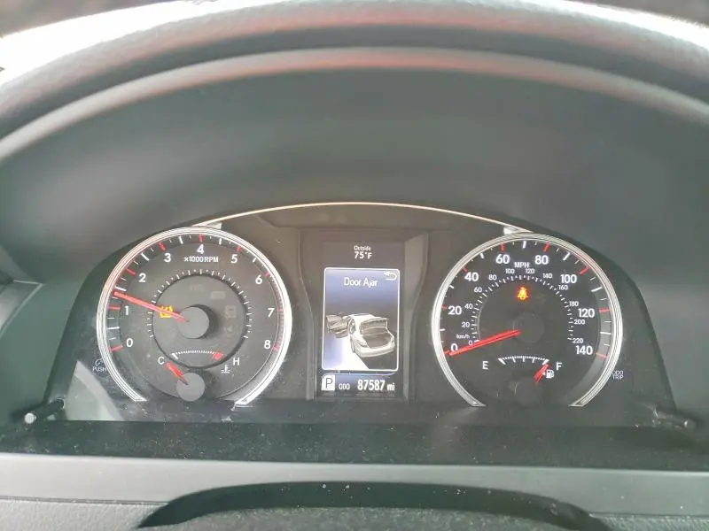 2017 TOYOTA CAMRY SE  