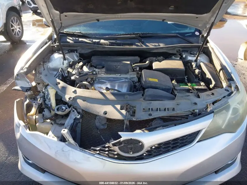 2013 TOYOTA CAMRY SE