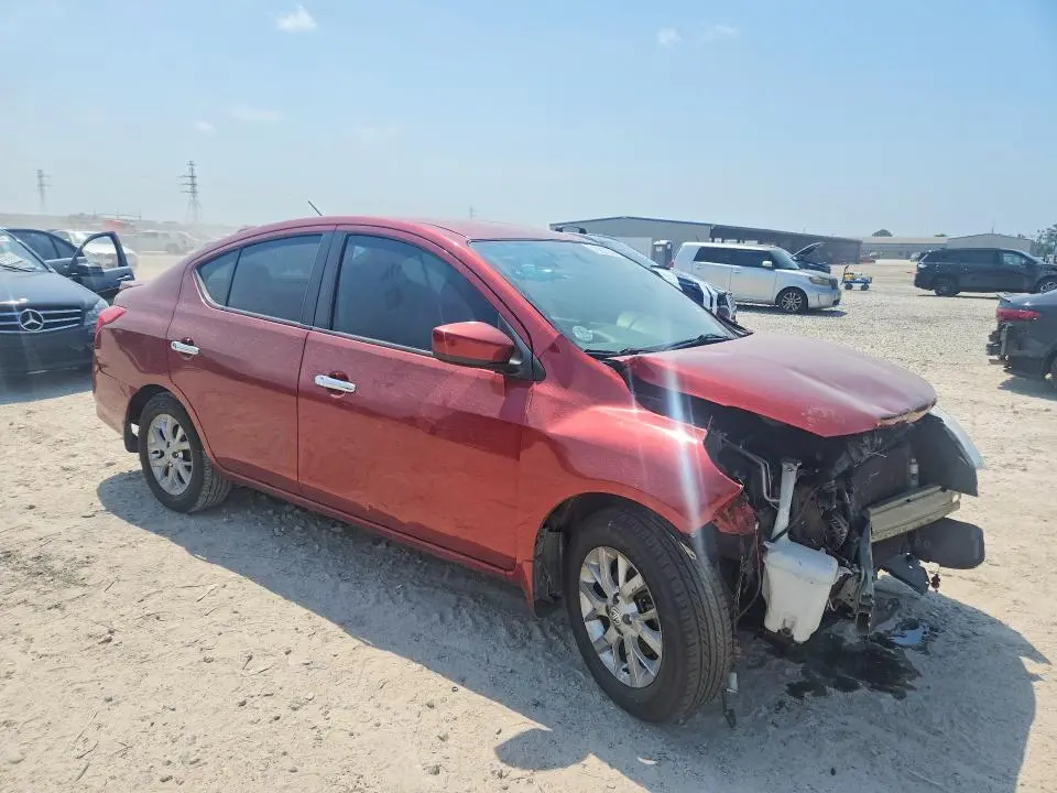 2018 NISSAN VERSA SV  