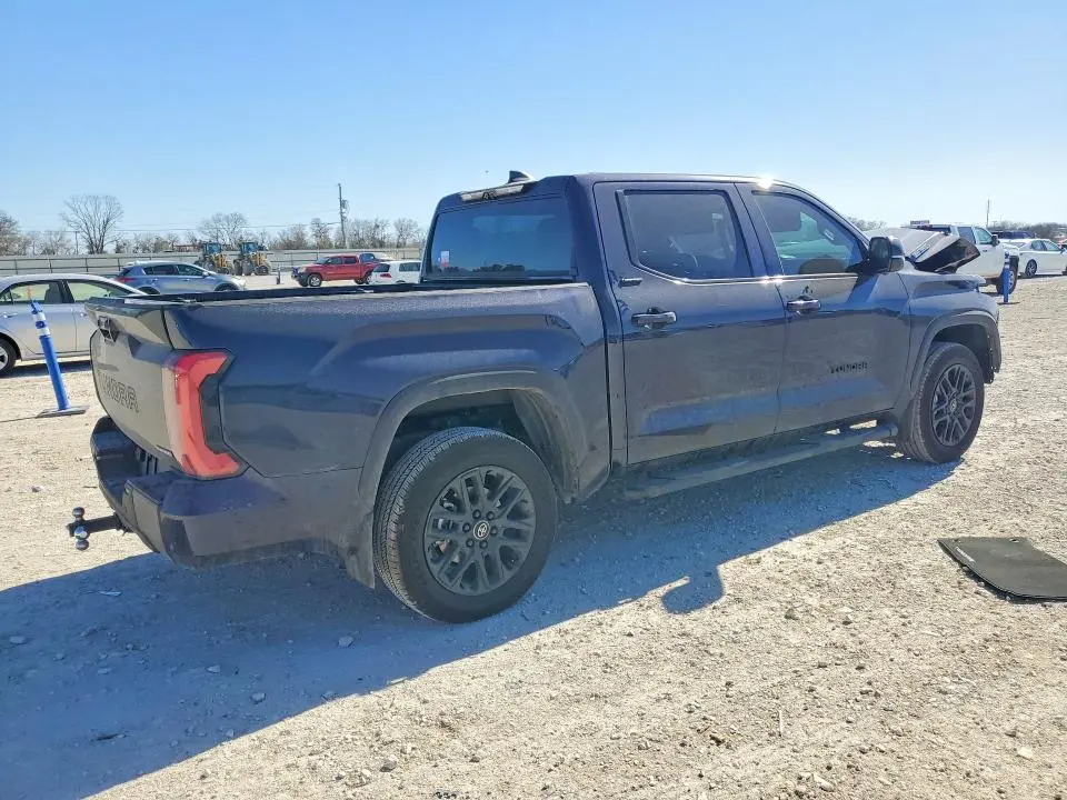 2025 TOYOTA TUNDRA CREWMAX LIMITED  