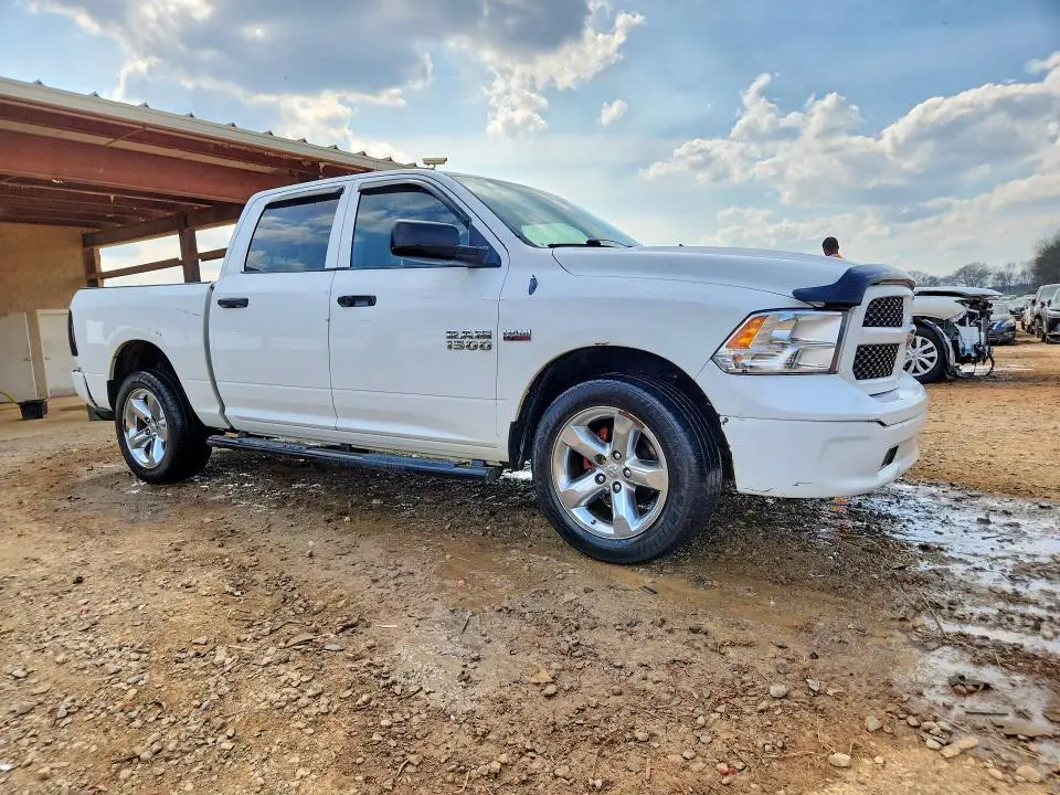 2013 RAM 1500 ST  