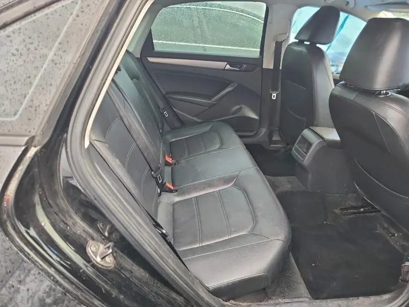 2013 VOLKSWAGEN PASSAT S  