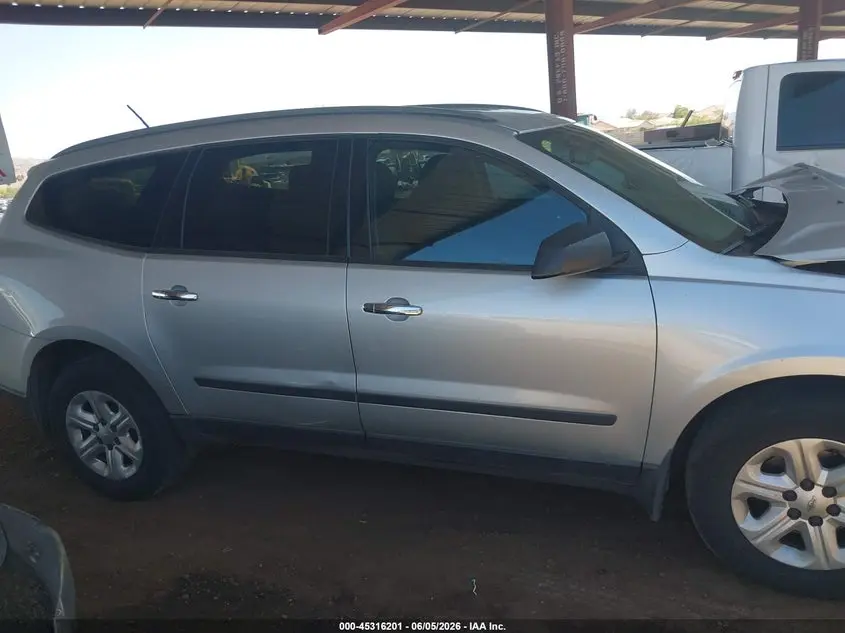 2015 CHEVROLET TRAVERSE LS