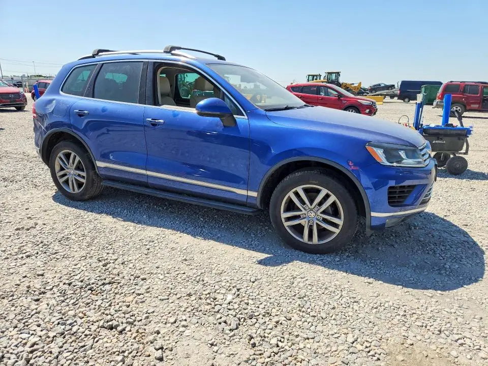 2016 VOLKSWAGEN TOUAREG SPORT  