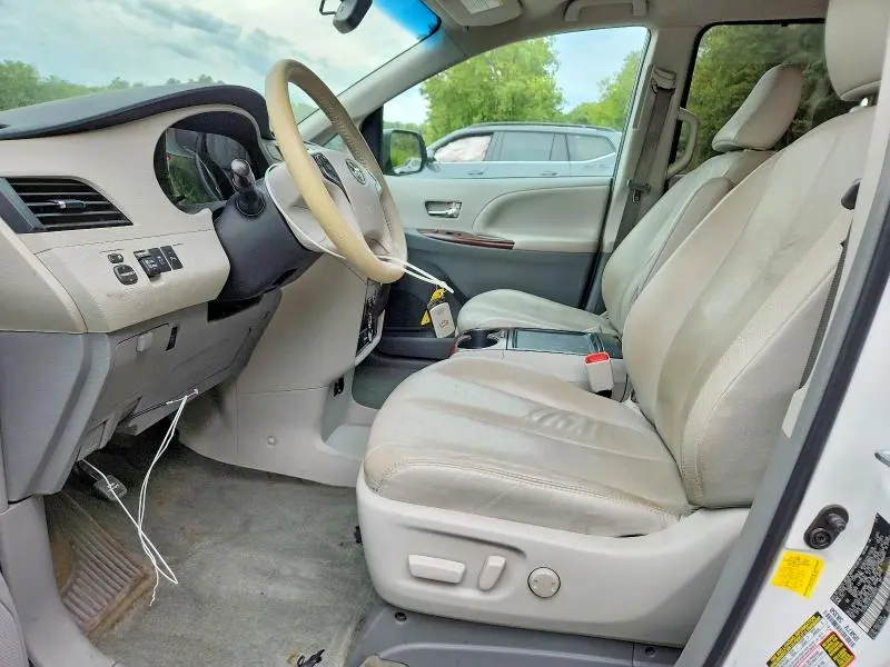 2012 TOYOTA SIENNA XLE 7-PASSENGER  