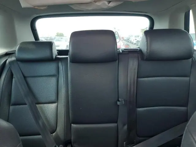 2011 VOLKSWAGEN TIGUAN S  