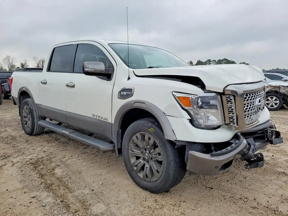 2017 NISSAN TITAN PLATINUM RESERVE  