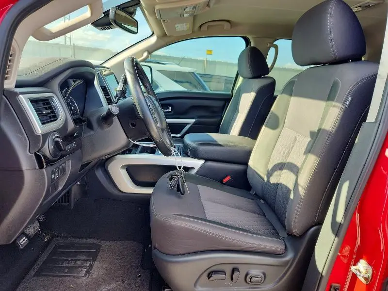 2020 NISSAN TITAN SV  