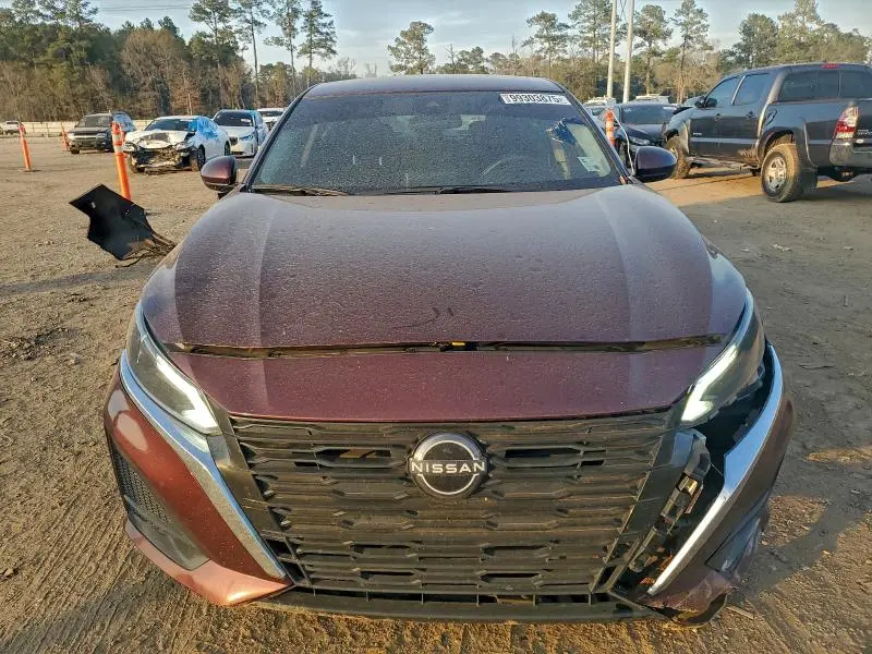 2023 NISSAN ALTIMA SV  