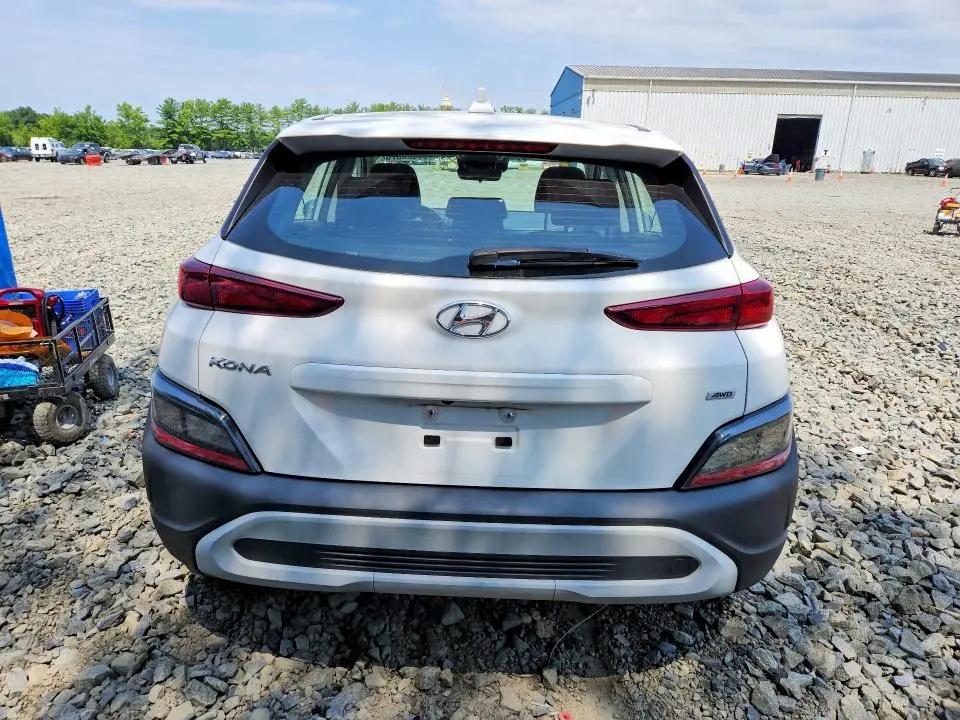 2022 HYUNDAI KONA SE  