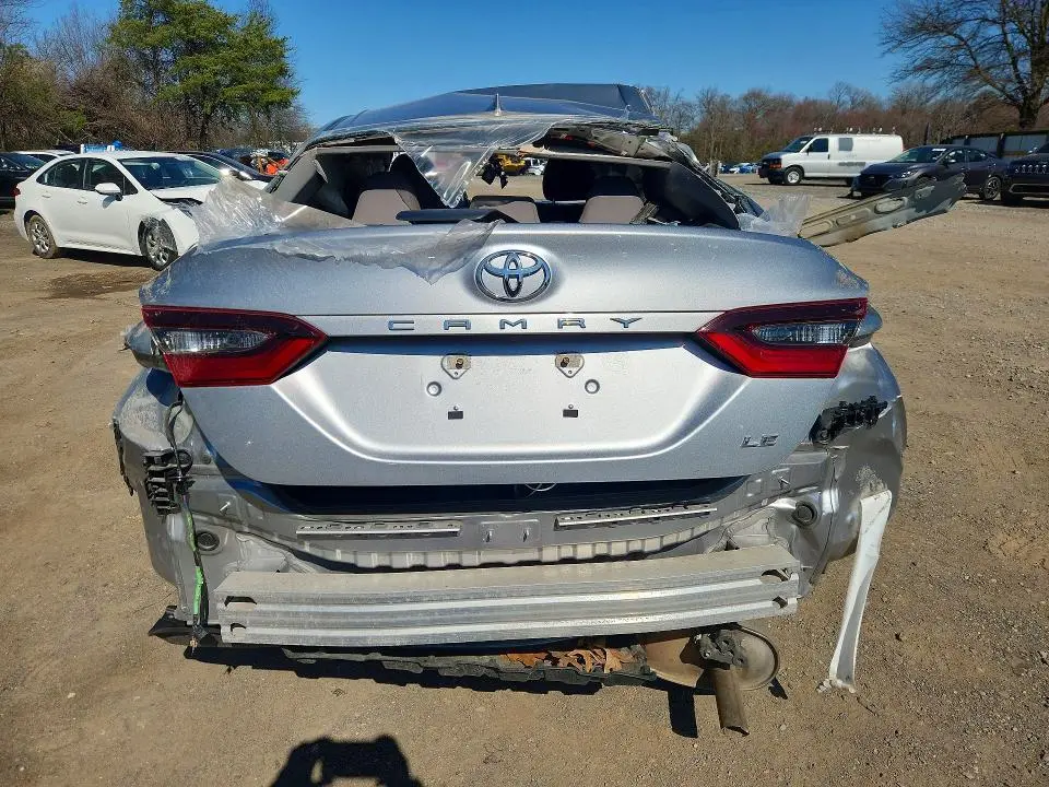 2022 TOYOTA CAMRY LE  