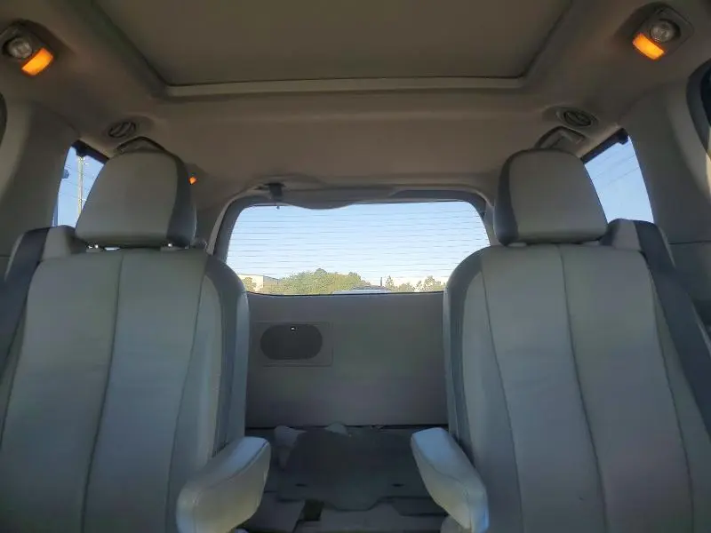 2014 TOYOTA SIENNA LIMITED 7-PASSENGER  