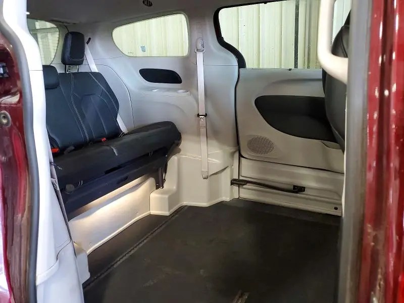 2021 CHRYSLER VOYAGER LXI  