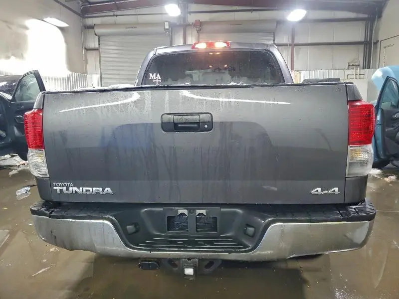 2011 TOYOTA TUNDRA CREWMAX SR5  