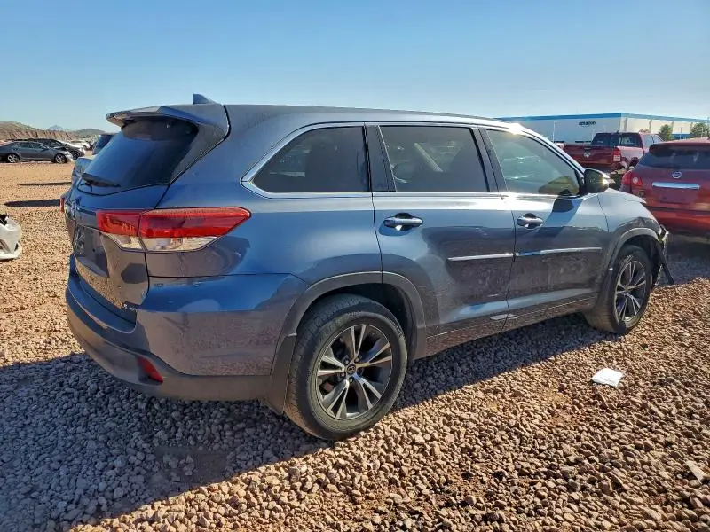 2018 TOYOTA HIGHLANDER LE  