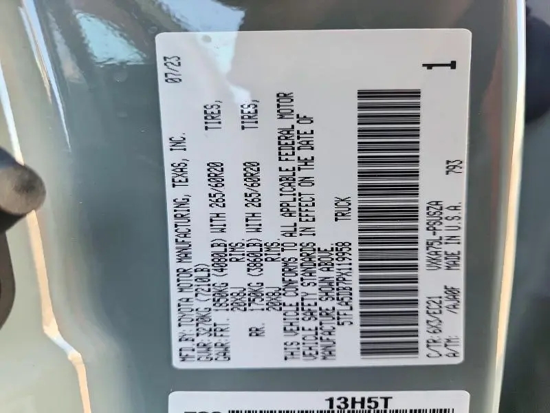 2023 TOYOTA TUNDRA SR5  