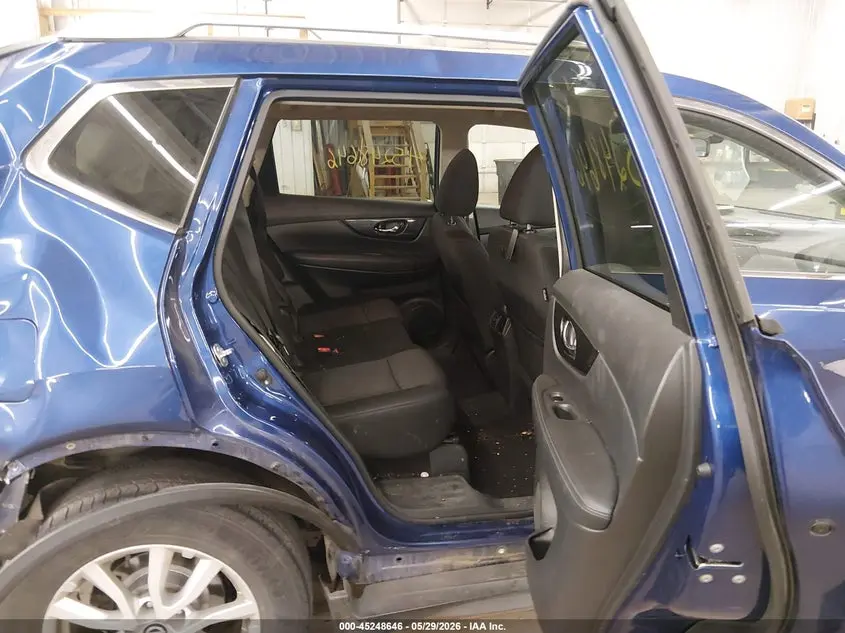 2017 NISSAN ROGUE SV