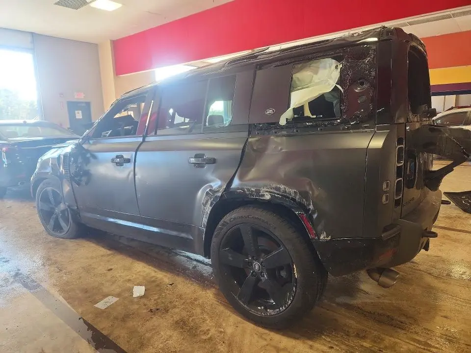 2023 LAND ROVER DEFENDER 110  