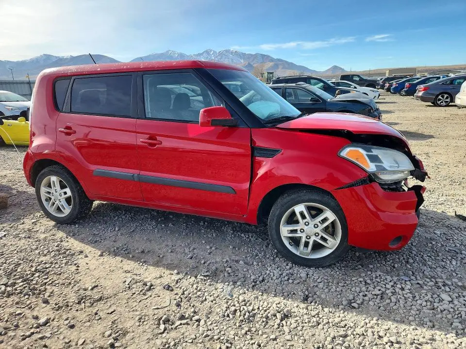 2011 KIA SOUL +  