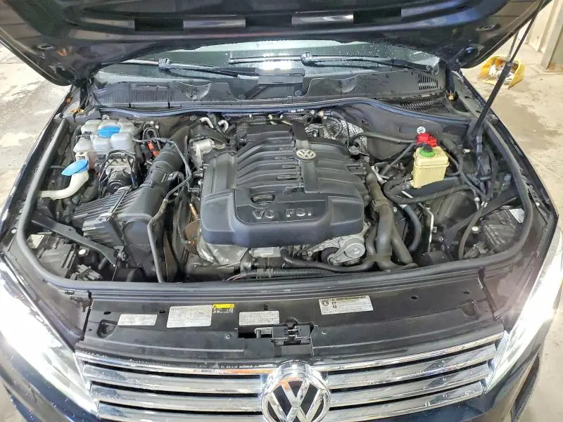 2017 VOLKSWAGEN TOUAREG EXECUTIVE  