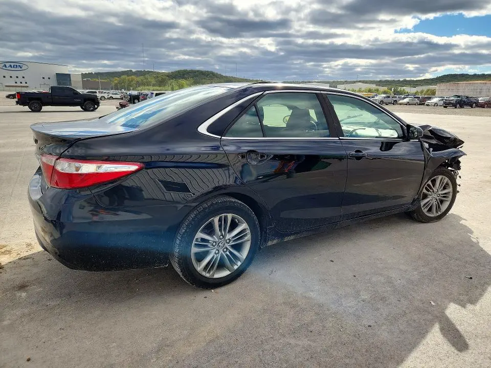 2017 TOYOTA CAMRY SE  