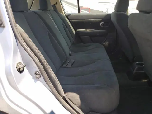 2011 NISSAN VERSA S  