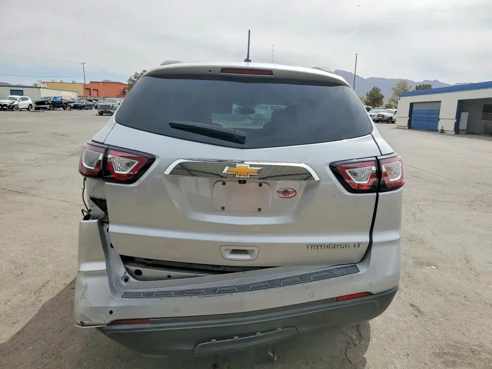 2015 CHEVROLET TRAVERSE LT  