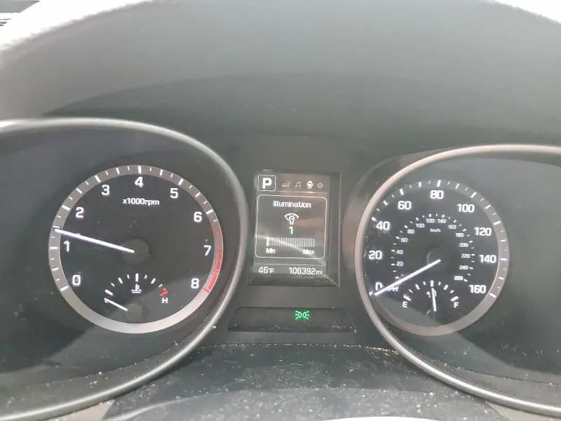 2017 HYUNDAI SANTA FE SE  