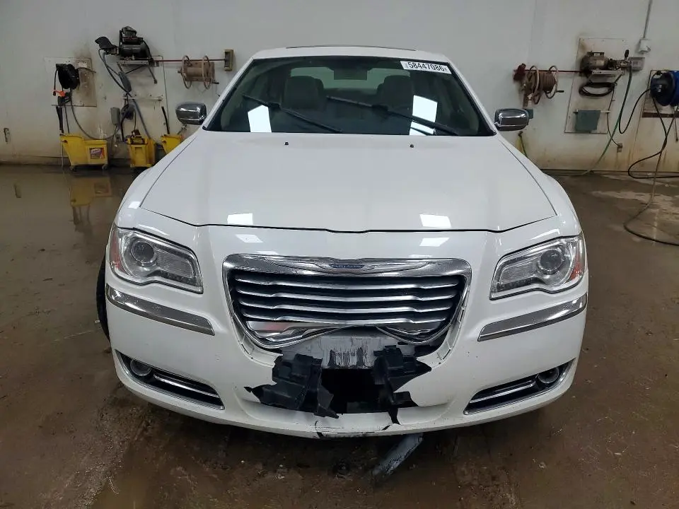 2013 CHRYSLER 300   