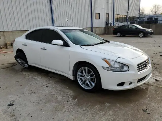 2010 NISSAN MAXIMA S  