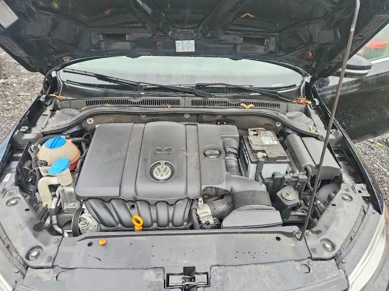 2013 VOLKSWAGEN JETTA SE  
