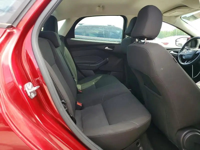 2017 FORD FOCUS SE  
