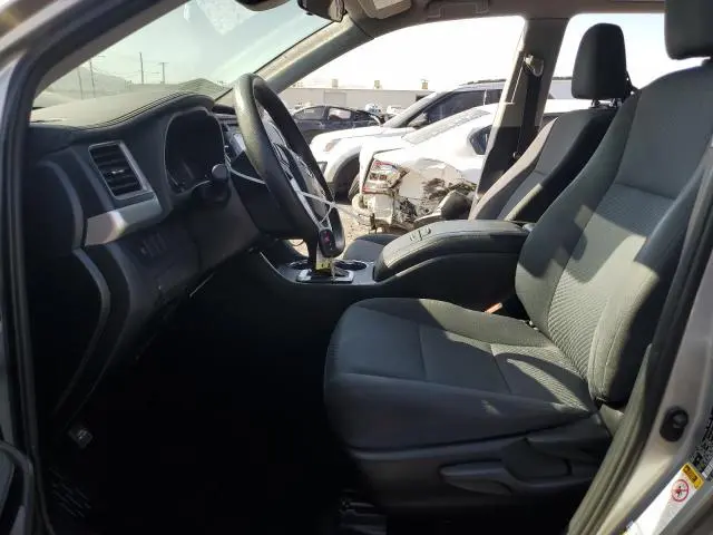 2019 TOYOTA HIGHLANDER LE  