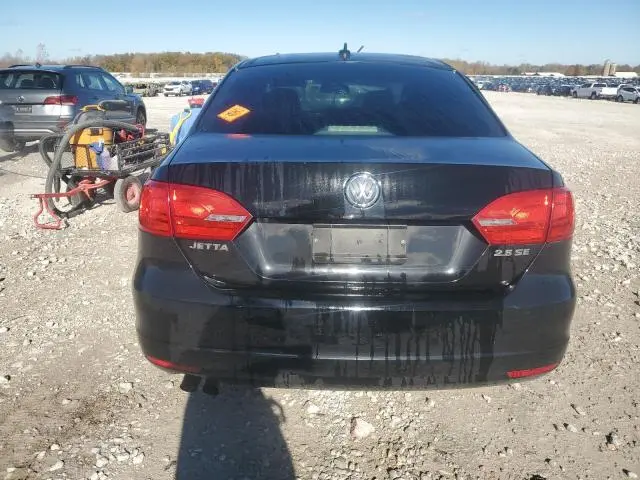 2011 VOLKSWAGEN JETTA SE  