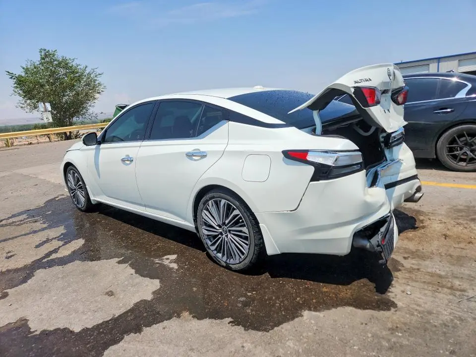 2023 NISSAN ALTIMA SL  