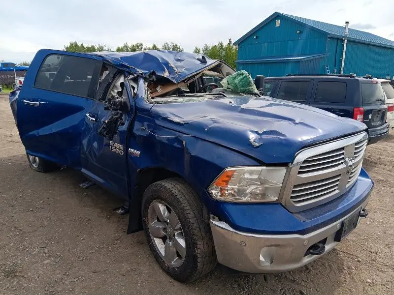 2016 RAM 1500 SLT  