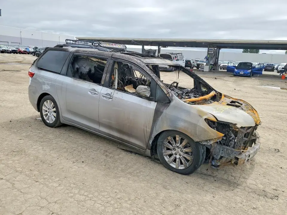 2015 TOYOTA SIENNA XLE PREMIUM 7-PASSENGER  