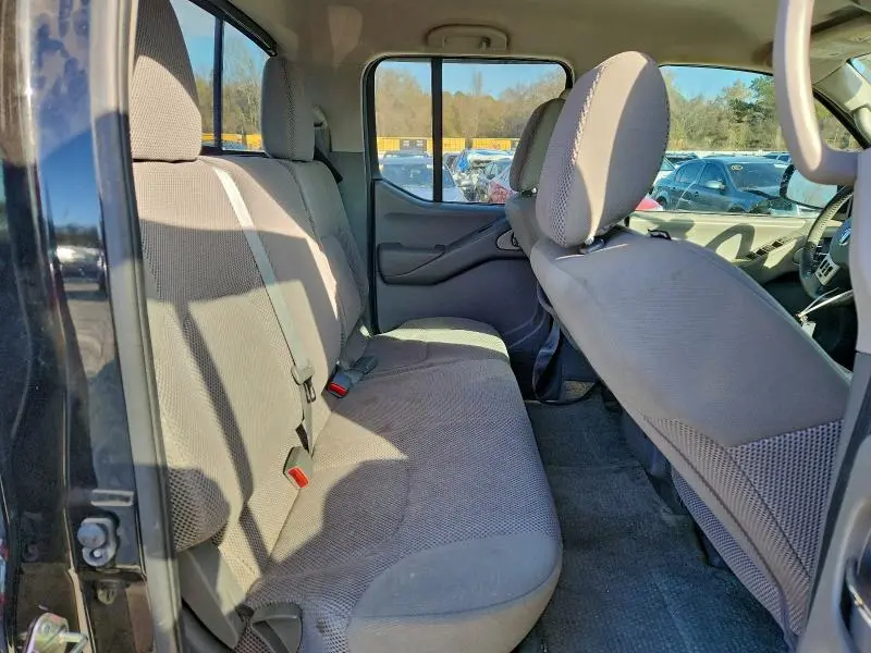 2017 NISSAN FRONTIER S  