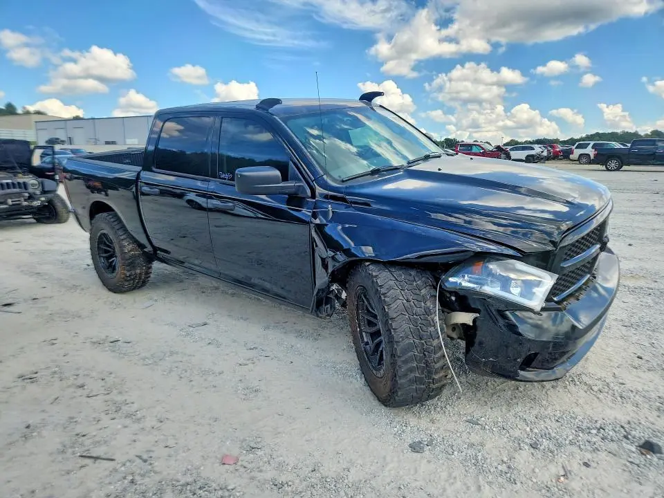 2015 RAM 1500 ST  