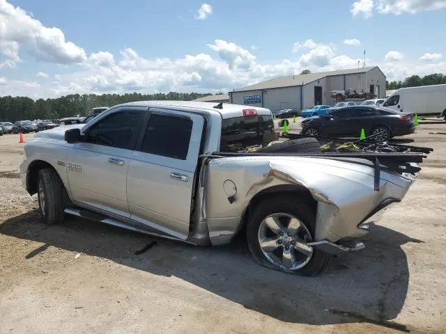2016 RAM 1500 SLT  